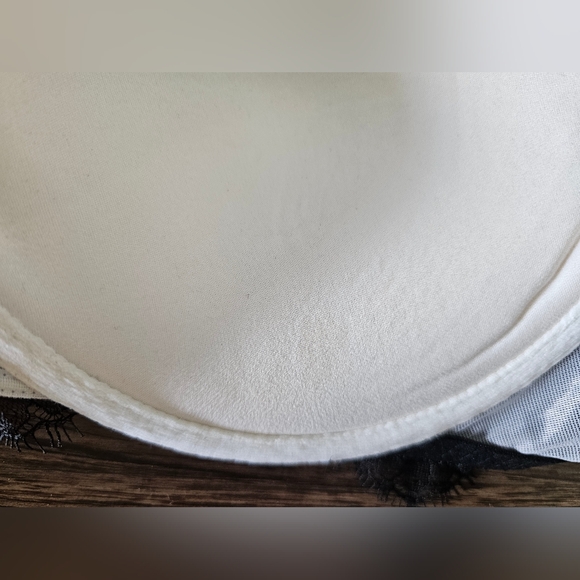 Victoria's Secret Dream Angels Push-Up Bra - Picture 5 of 7